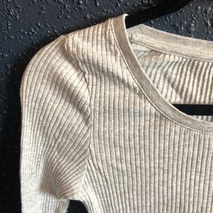 Heathered gray long sleeve